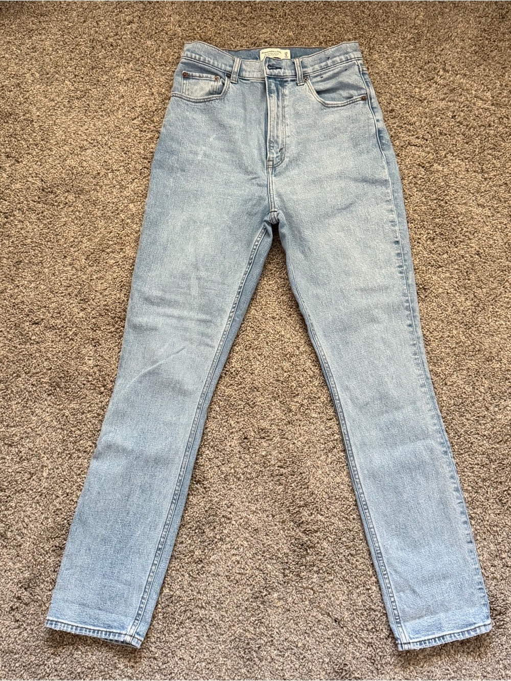 Abercrombie & Fitch Ultra High Rise 90s Slim Straight Jeans